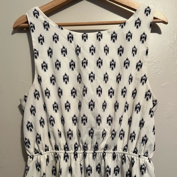 Everly Black and White Patterned Mini Sundress - Picture 4 of 12